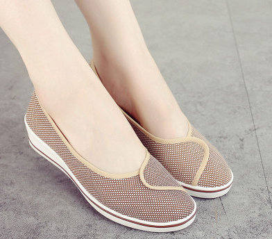 Flat shoes