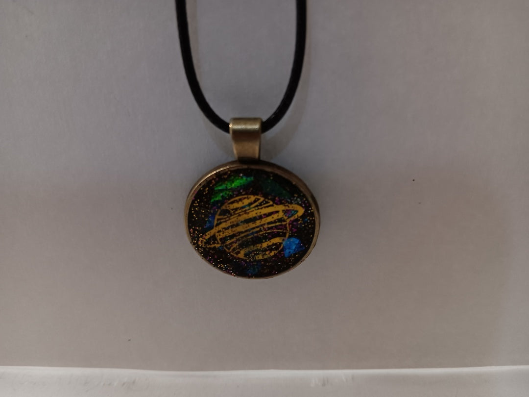 Resin Necklace, pendant en resin , chain Jewelry, keychain