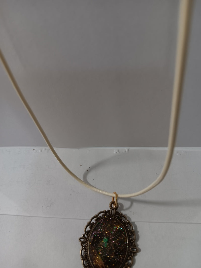 Resin Necklace, pendant en resin , chain Jewelry, keychain