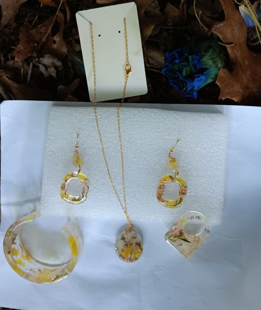 Handmade Jewelry in set. inspired by enchanting the beauty of the natural word for mystical vivid touch to your jewelry collections. New collection Bohemian nature made by JV art beauty made. with natural flowers