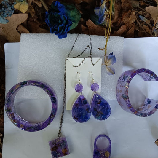 Handmade Jewelry in set. inspired by enchanting the beauty of the natural word for mystical vivid touch to your jewelry collections. New collection Bohemian nature made by JV art beauty made. with natural flowers