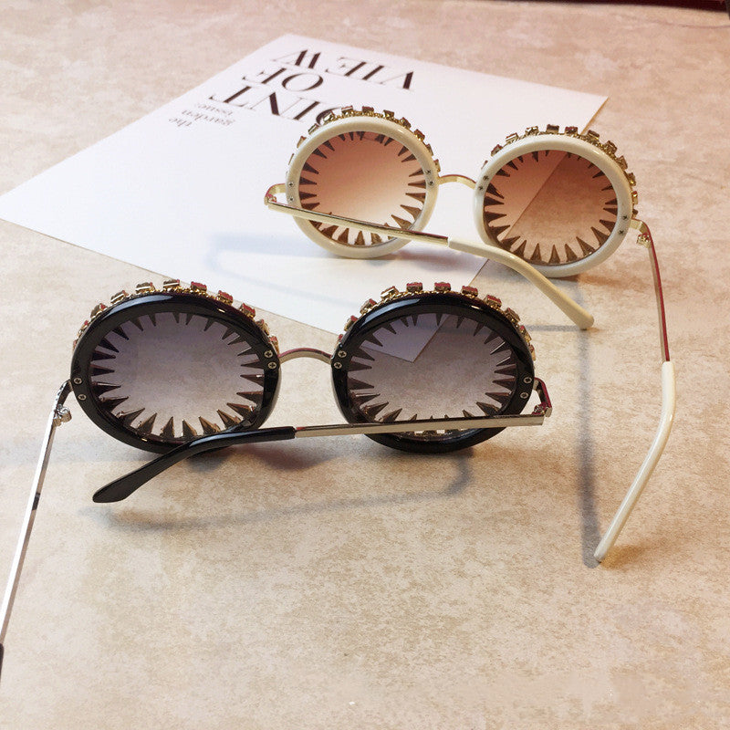 Ralferty Unique Round Rivet Steampunk Sunglasses Women Men