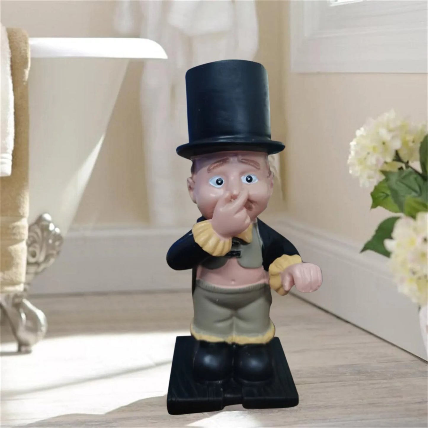 Creative Toilet Paper Holder Spoof Paper Holder Statue Cute Funny Decorative Resin Butler Shape Tissue Stand Rack Toilet Decor